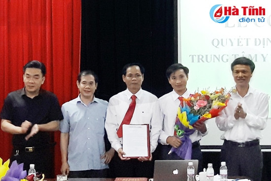 Công bố quyết định thành lập Trung tâm Y tế thị xã Kỳ Anh ảnh 1