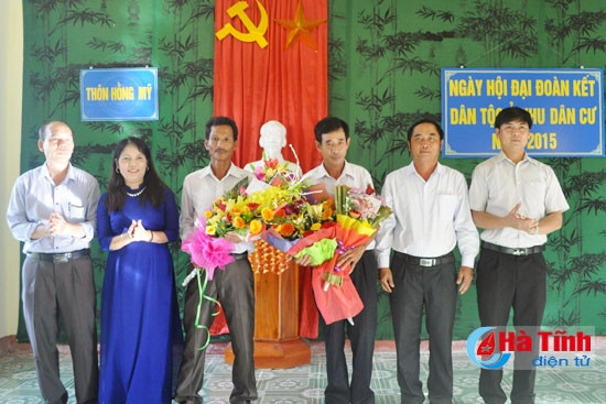 Lãnh đạo tỉnh chung vui ngày hội đoàn kết với người dân các địa phương ảnh 17