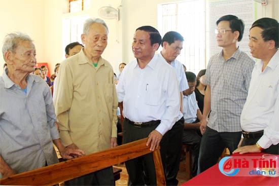 Lãnh đạo tỉnh chung vui ngày hội đoàn kết với người dân các địa phương ảnh 1