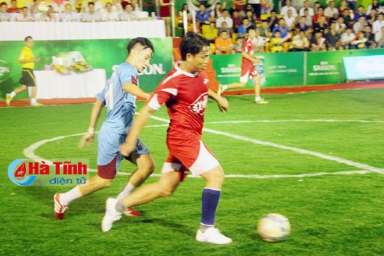 Quyết liệt từ trận khai mạc giải