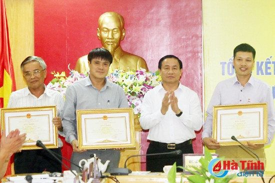 Tiếp tục xã hội hóa công tác thu gom rác thải, đảm bảo vệ sinh môi trường ảnh 2 Tiếp tục xã hội hóa công tác thu gom rác thải, đảm bảo vệ sinh môi trường ảnh 2