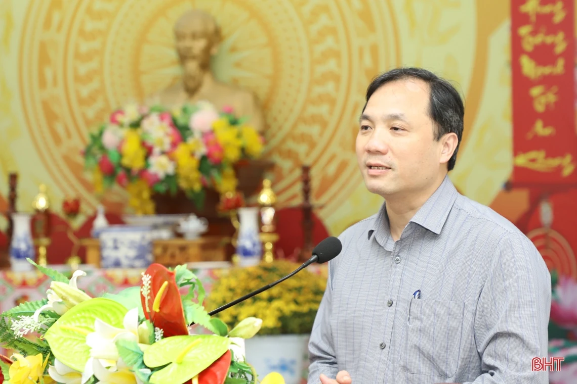 Bí thư Tỉnh ủy Hoàng Trung Dũng chúc tết các đơn vị lực lượng vũ trang