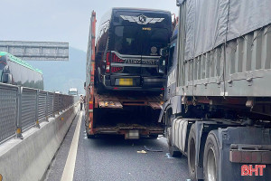 3 ô tô tông nhau trên cao tốc Vũng Áng - Bùng 