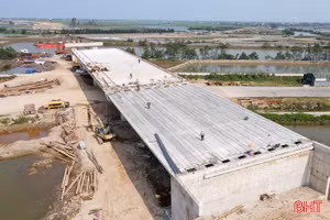 "Vượt khó" duy trì nhịp độ thi công dự án gần 1.500 tỷ đồng ở Hà Tĩnh