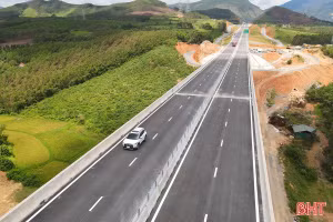 Tập trung khắc phục hư hỏng trên tuyến cao tốc Vũng Áng - Bùng, Bùng - Vạn Ninh