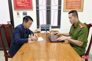 Cơ quan công an thông tin vụ tài xế ô tô dùng gậy "tác động" vào người đi xe máy