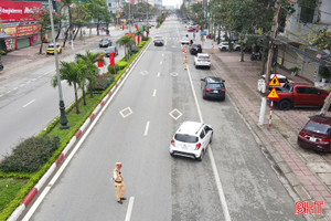 Kiểm tra nồng độ cồn mùng 1 Tết ở Hà Tĩnh, vẫn có tài xế bị xử lý