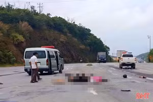 Xe khách va chạm xe máy, 2 người tử vong trên QL 1 ở Hà Tĩnh