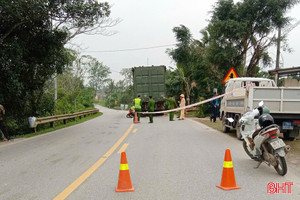 Xe đầu kéo va chạm xe máy, 1 người tử vong