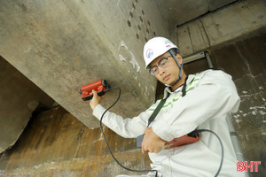 “Khám bệnh” cho cây cầu 500 tỷ đồng ở Hà Tĩnh