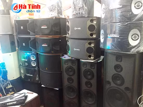 loa may micro hat karaoke hut khach dip tet