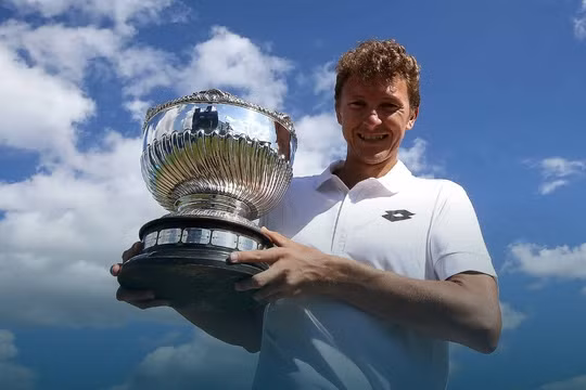 denis istomin tay vot vua ha guc djokovic la ai