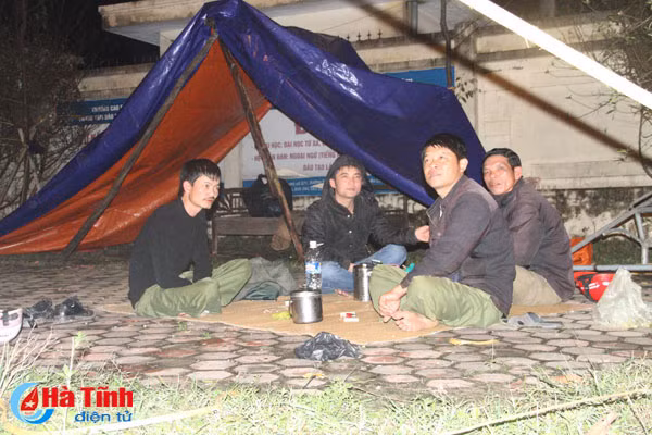 muon kieu leu ngu da chien canh cay canh ban tet