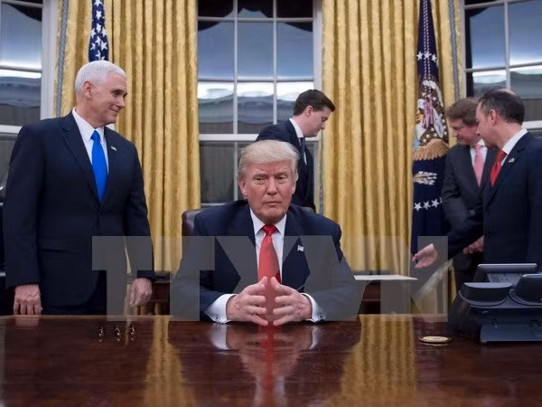 donald trump va trong trach lich su dua nuoc my vi dai tro lai