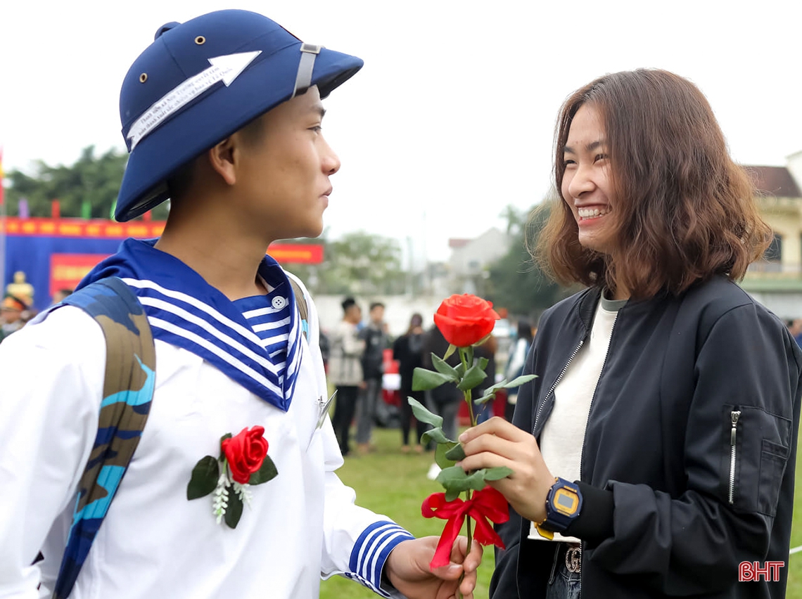 Tân binh lên đường: Vinh quang người đi, nhớ thương người ở lại!