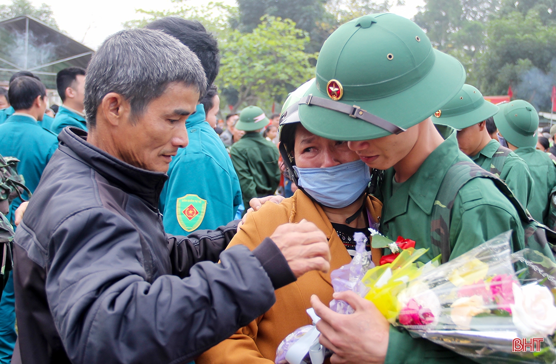Tân binh lên đường: Vinh quang người đi, nhớ thương người ở lại!
