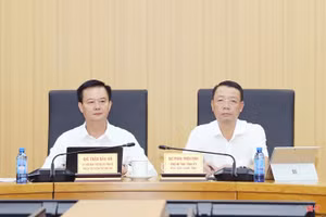 UBND tỉnh Hà Tĩnh họp phiên thường kỳ tháng 8