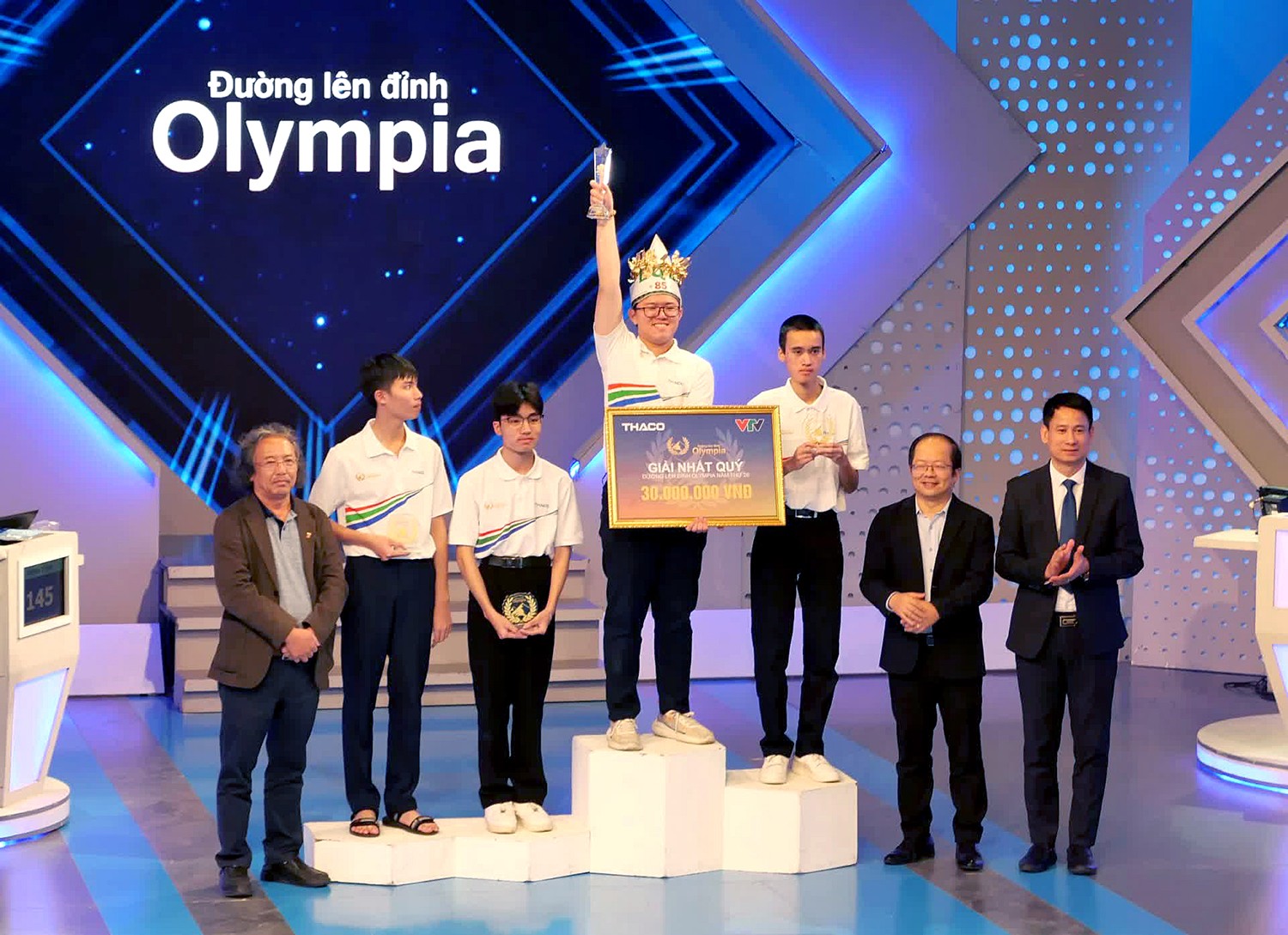 tran-vo-gia-bao-hcv-olympia-edit.jpg
