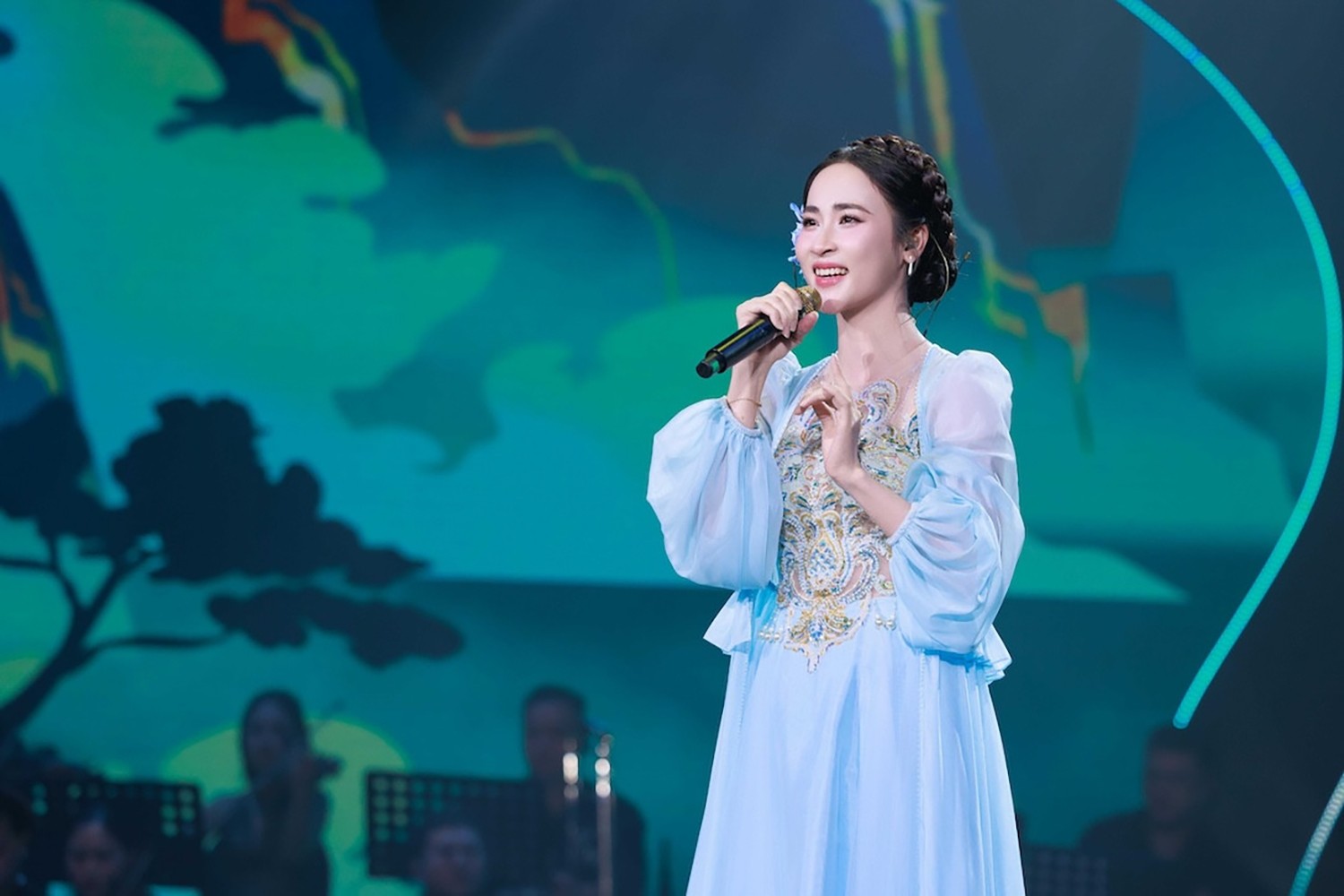 hoang-thu-ha-3342.jpg