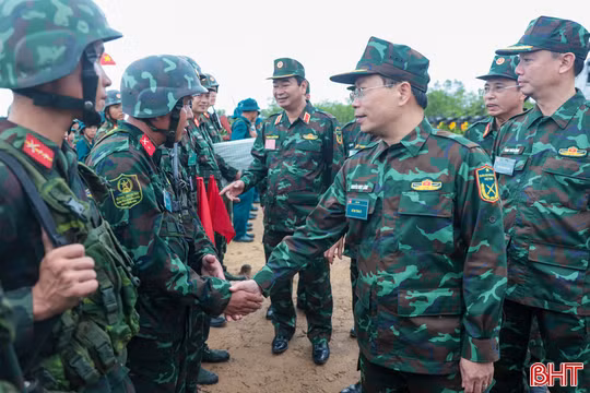 Hà Tĩnh tổ chức thành công diễn tập thực binh đánh địch đổ bộ đường biển