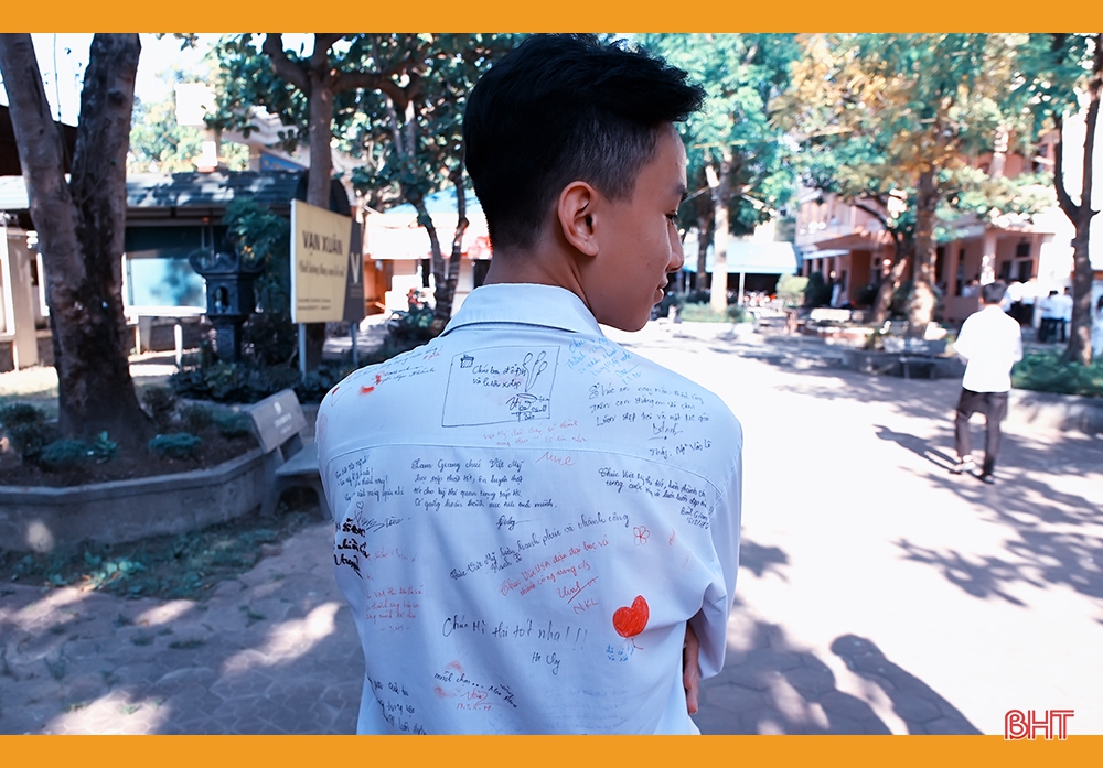 “Lòng chợt dâng niềm thiết tha…”