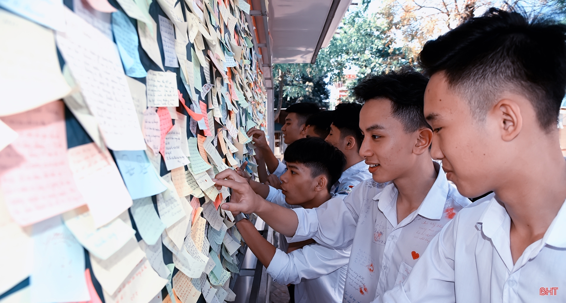 “Lòng chợt dâng niềm thiết tha…”