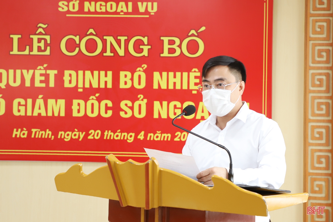 Công bố quyết định bổ nhiệm Phó Giám đốc Sở Ngoại vụ Hà Tĩnh