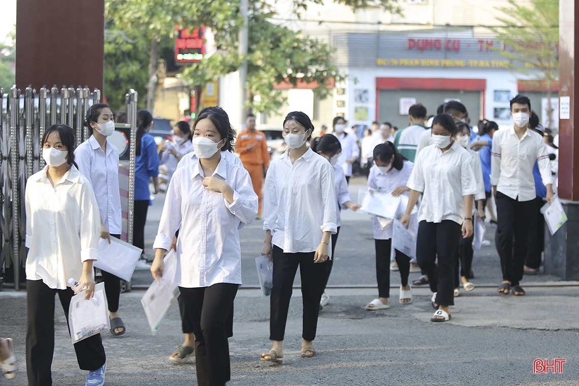 Những khoảnh khắc đáng nhớ trong ngày đầu Kỳ thi tốt nghiệp THPT