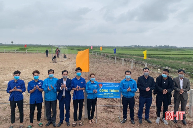 Một đoàn xã huy động được 185 triệu đồng quà tết cho người dân