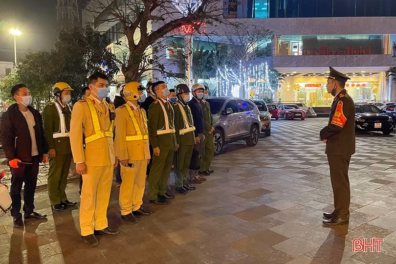 1.000 người ra quân quyết tâm vì một thành phố Hà Tĩnh không tiếng pháo nổ