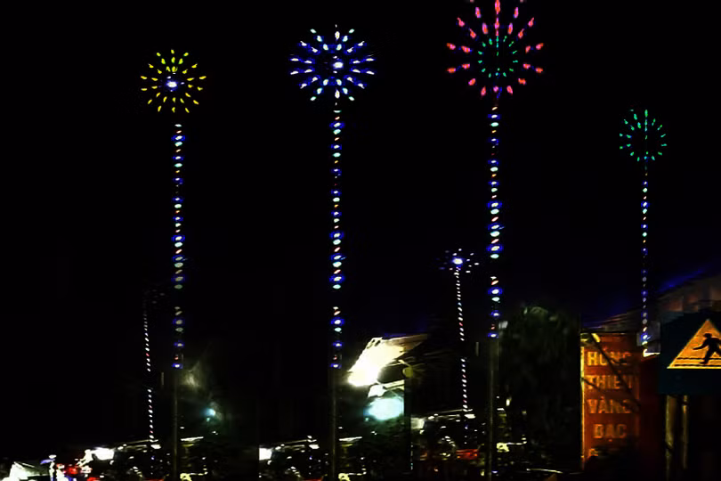 Ánh đèn màu rực rỡ đường xuân Hà Tĩnh