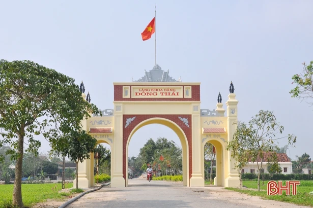 Đất nghèo nuôi chữ...