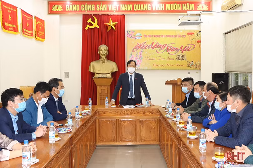 Lãnh đạo tỉnh chúc tết Cục Thuế tỉnh và Mitraco Hà Tĩnh