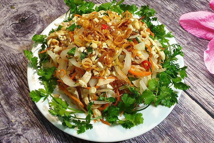 Gà Tết ăn mãi không hết, đem làm theo cách này cả nhà gắp “lia lịa” ảnh 1 Gà Tết ăn mãi không hết, đem làm theo cách này cả nhà gắp “lia lịa”