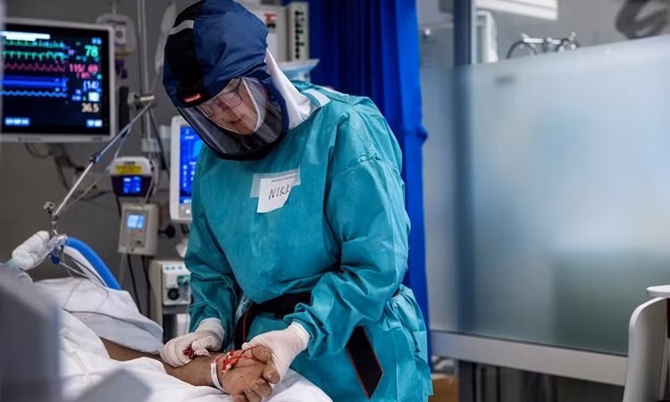 Hơn 107 triệu ca nCoV toàn cầu, Mỹ sắp đạt mục tiêu tiêm 1,5 triệu liều vaccine/ngày