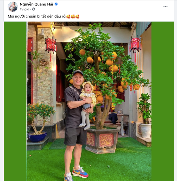 Đón tết, các “idol” bóng đá Việt Nam khoe nhà, khoe vợ, khoe con...