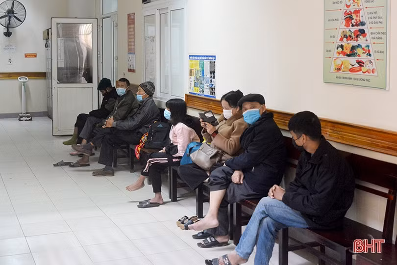 Bệnh nhân chạy thận tại BVĐK Hà Tĩnh trong ngày đầu tiên của năm mới