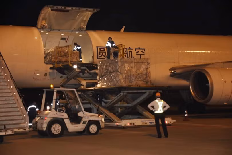 Lào tiếp nhận 300.000 liều vaccine ngừa Covid-19 từ Trung Quốc