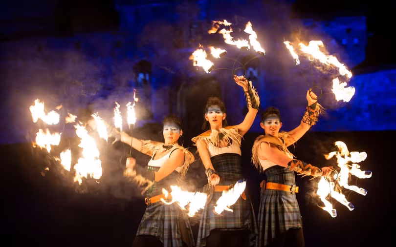 Vòng quanh thế giới với những cách đón năm mới độc đáo