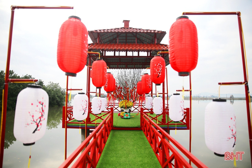 Tràn ngập hương vị tết tại ngôi chùa bên dòng sông Hộ Độ