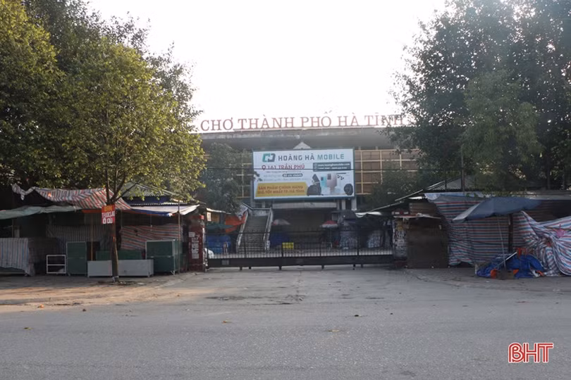 Thành Sen bình yên trong ngày đầu năm mới