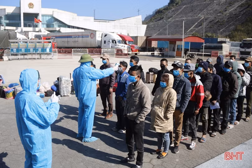 Hà Tĩnh tạm dừng tổ chức lễ hội đầu năm tại các đền, chùa, địa điểm tôn giáo