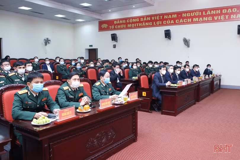 Lãnh đạo Hà Tĩnh chúc tết cán bộ, chiến sỹ lực lượng vũ trang