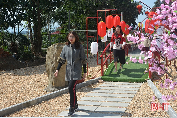 Đi lễ chùa Phổ Độ, nhiều người không đeo khẩu trang