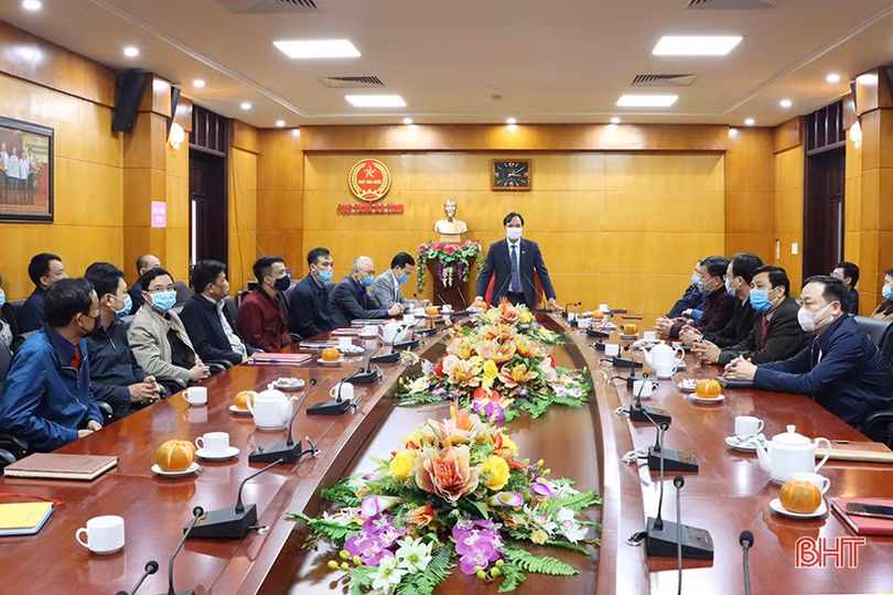 Lãnh đạo tỉnh chúc tết Cục Thuế tỉnh và Mitraco Hà Tĩnh