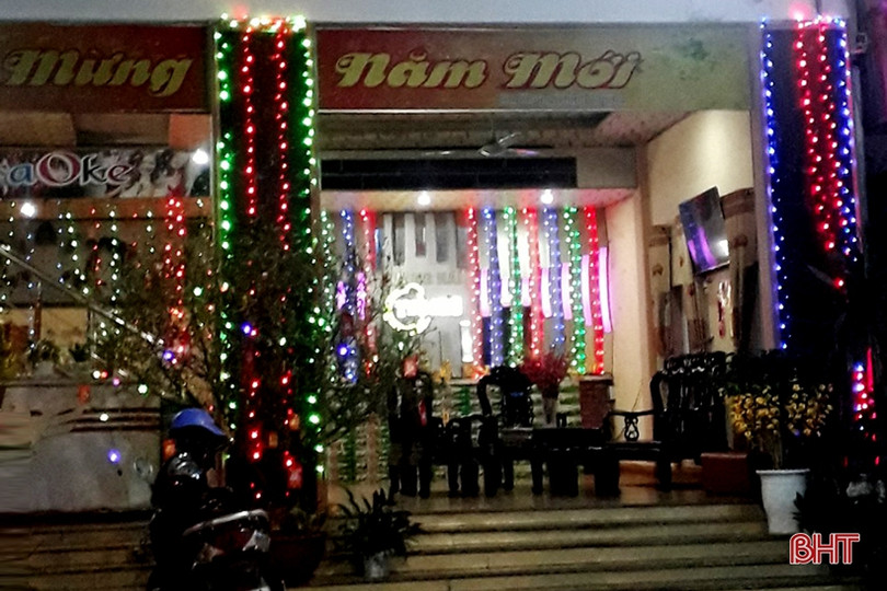 Ánh đèn màu rực rỡ đường xuân Hà Tĩnh