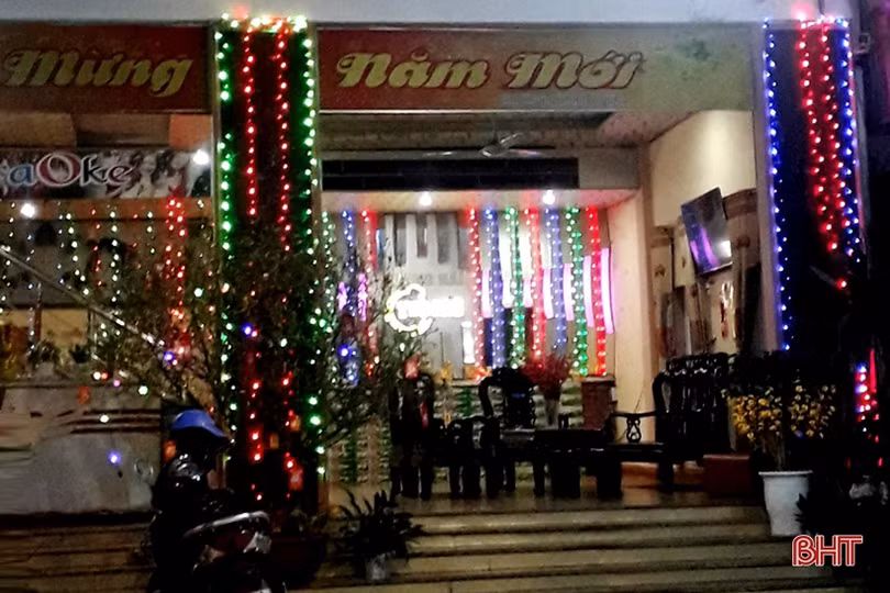 Ánh đèn màu rực rỡ đường xuân Hà Tĩnh