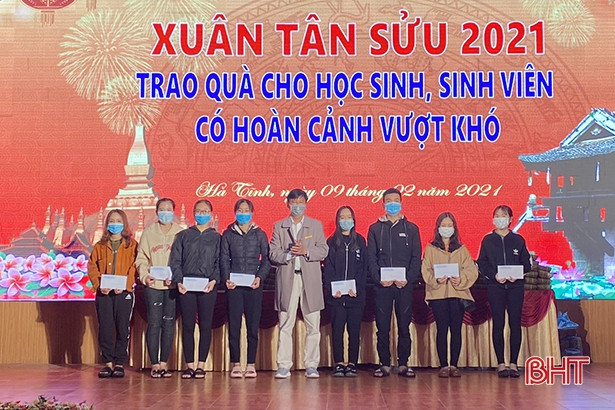Ấm áp nghĩa tình với “Tết hữu nghị Việt - Lào” tại Hà Tĩnh