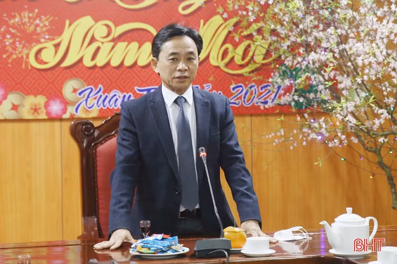 Lãnh đạo Hà Tĩnh chúc tết cán bộ, chiến sỹ lực lượng vũ trang