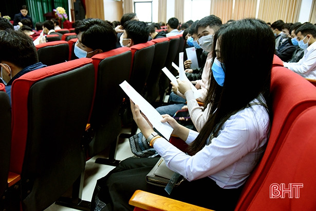 338 lưu học sinh Lào tại Đại học Hà Tĩnh bỏ phiếu bầu Đại biểu Quốc hội Lào